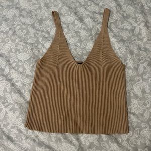 knitted beige tank top 🧸 Size: M/L